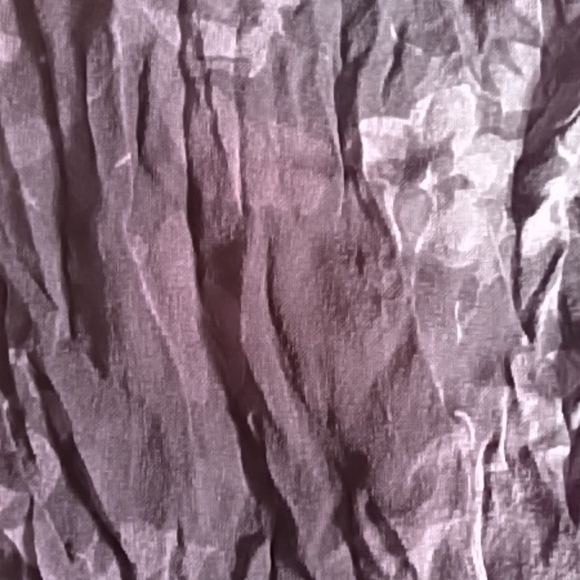 🛍️ BUNDLE ONLY 🛍️ BURGUNDY AND BLACK SHEER SCARF - Picture 4 of 6